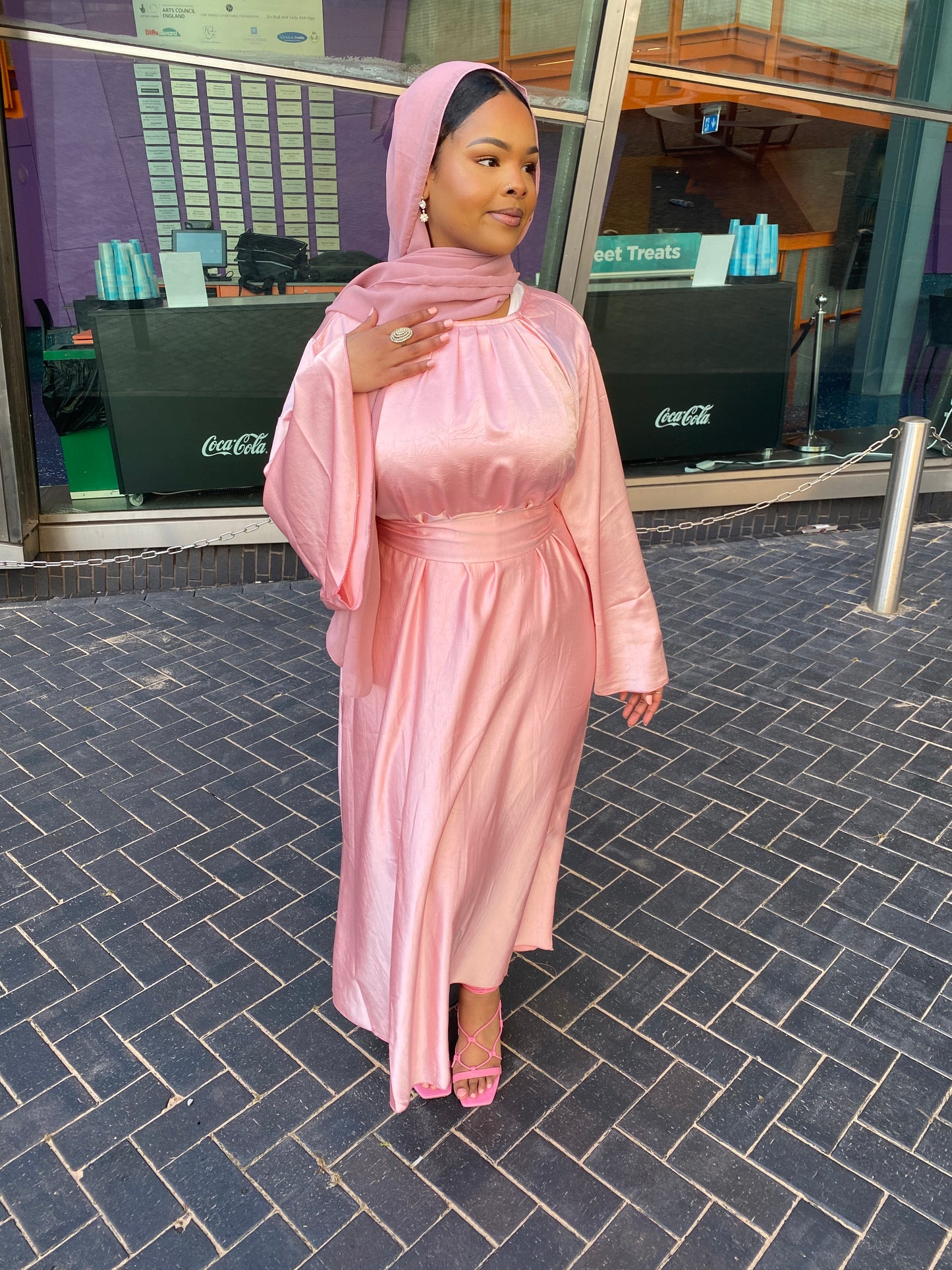 Jameelah - crushed satin modest dress in pink and gold – Monde du Classique